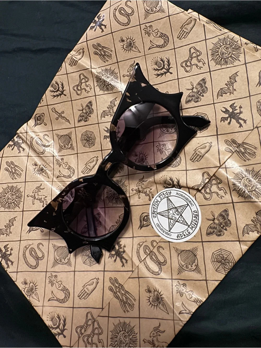 *RARE* Adele Mildred Black Tortie Batwing Sunnies